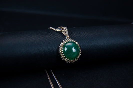 Circular Green Stone Necklace